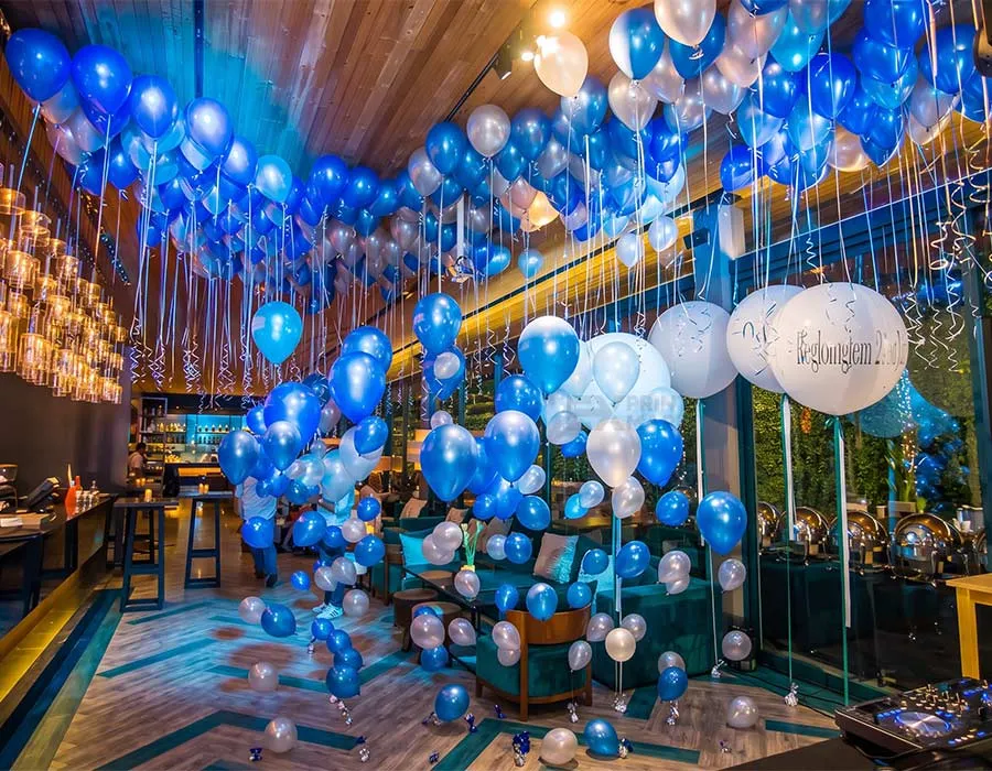 Balloon Room Décor - view 1