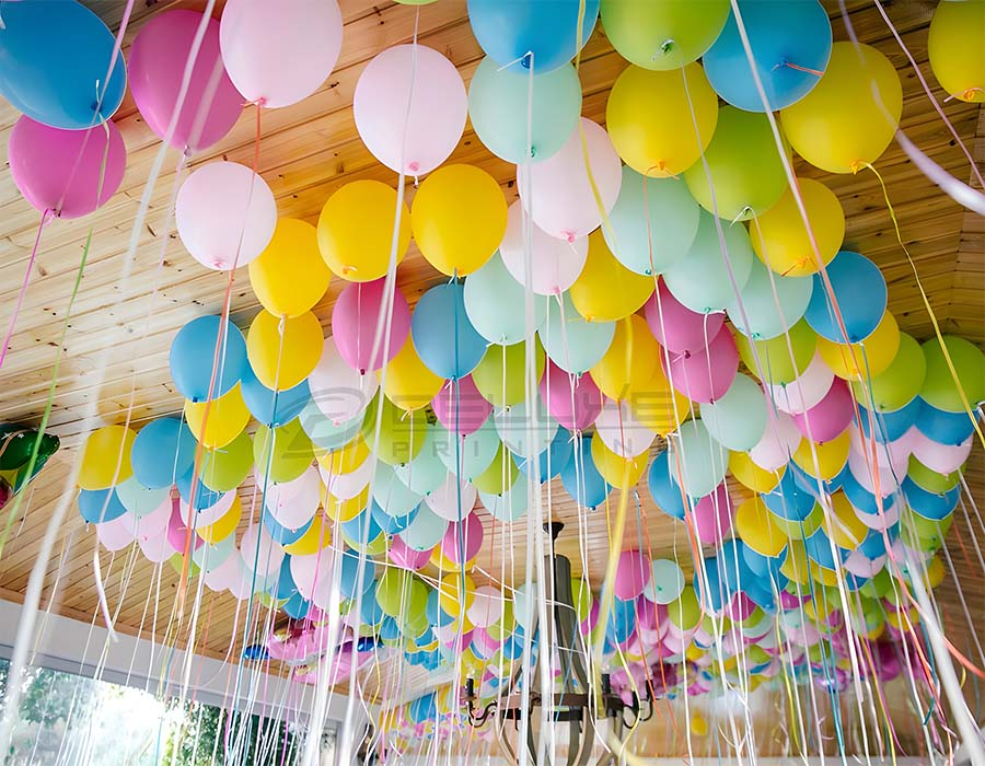 Balloon Room Décor Thumbnail 2 Image