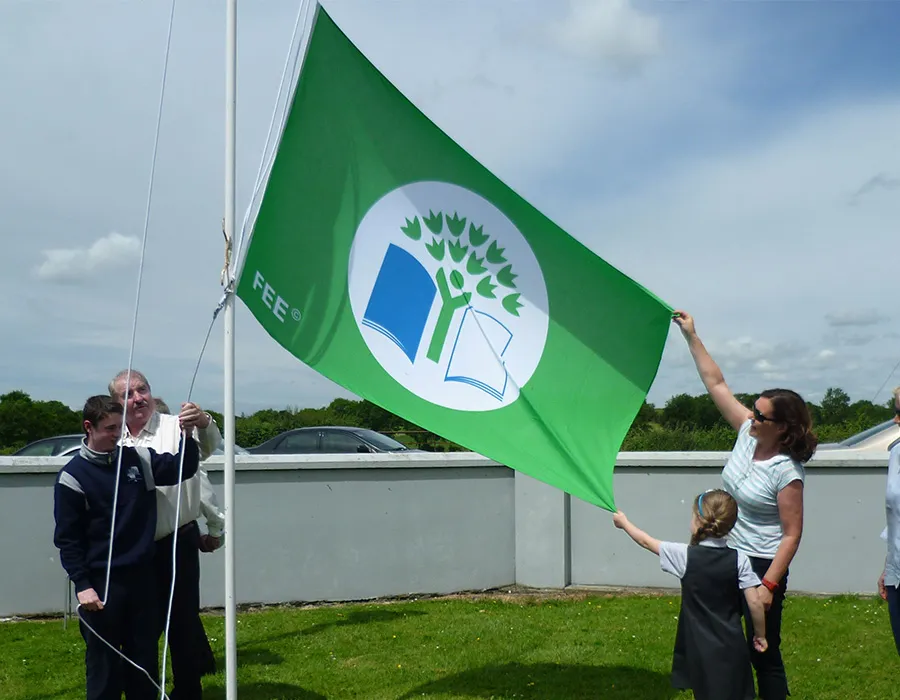 Hoisting Flags Dubai Image