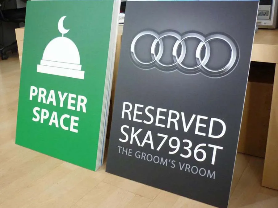 Mounting Posters Dubai