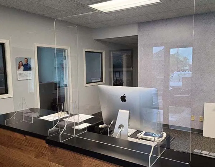 Office Desk Sneeze Partition Dubai